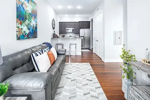1 bed, 800 sqft, $1,675 — Photo 2