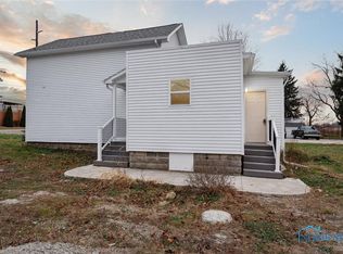220 Bierley Ave, Pemberville, OH 43450