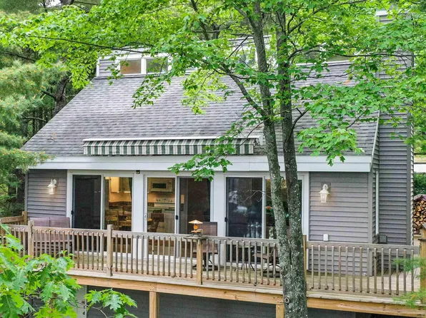 542 Island View Dr, Traverse City, MI 49696