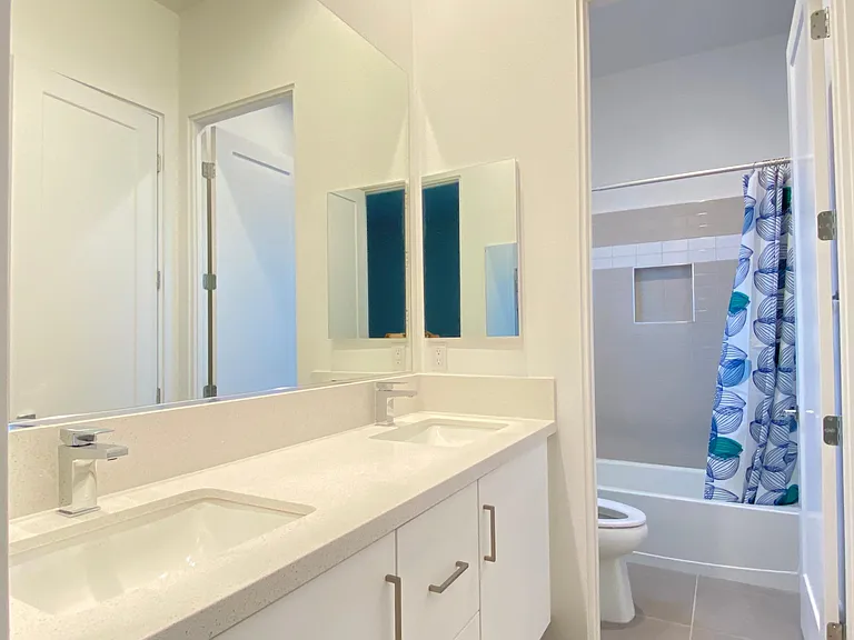 3588 Ambassador Dr — Photo 11