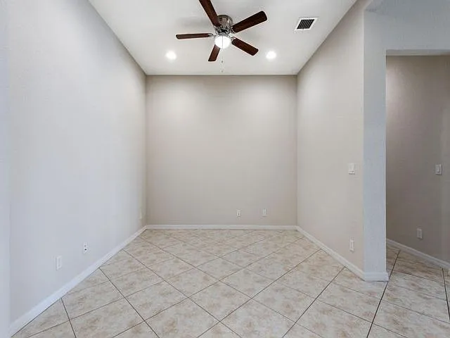 3425 Siena Cir — Photo 20