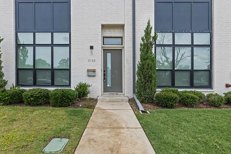 3 bed, 2.5 bath, 1854 sqft, $3,500 — Photo 2