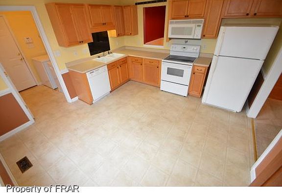 5th image of 3693 Pioneer Dr