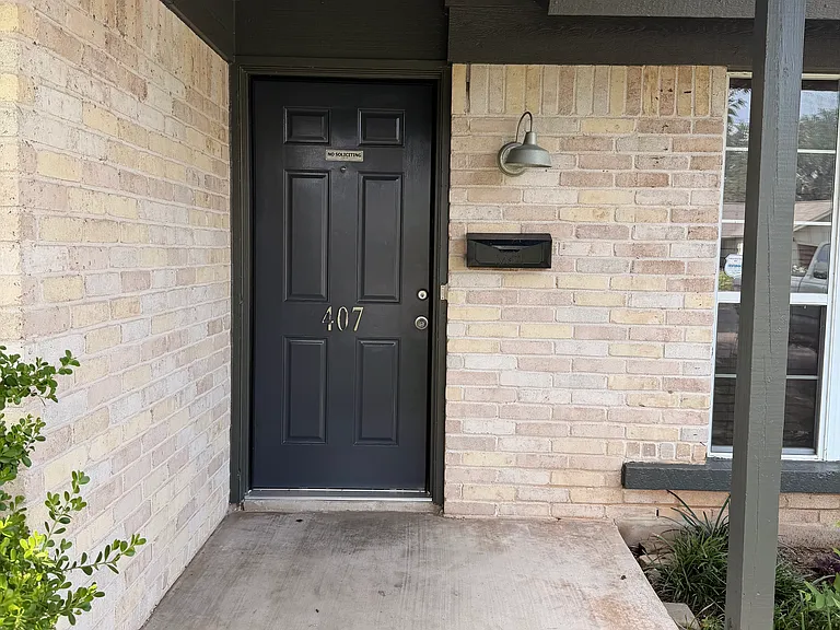 407 Heartwood Dr — Photo 10