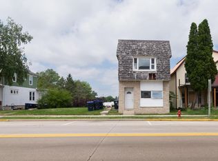 121 S Main St, Juneau, WI 53039