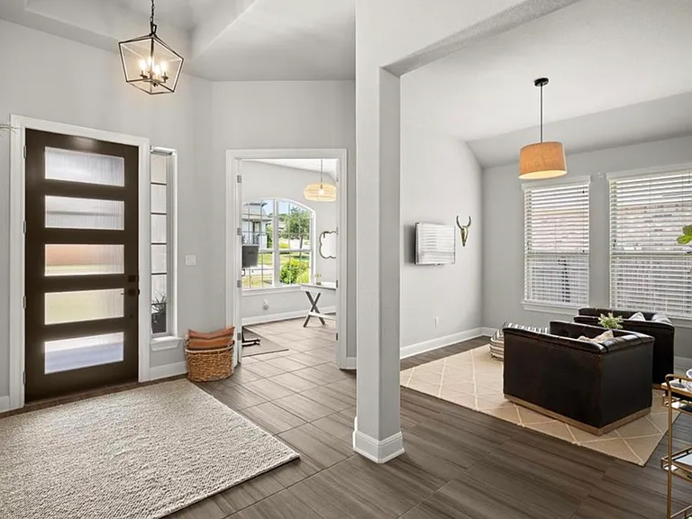 257 Founders Rdg — Photo 3
