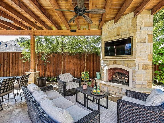 3rd image of 17511 Woods Edge Dr