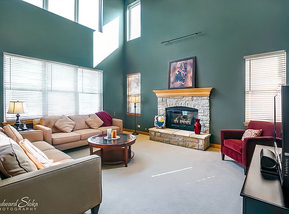 5th image of 404 Oakmont Dr