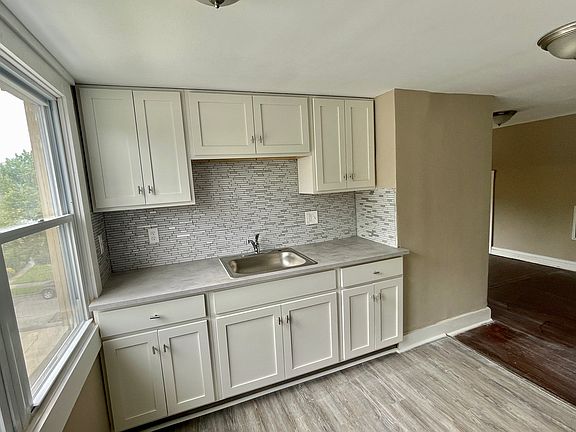 3rd image of 3271 Desota Ave #3271DESOTA3