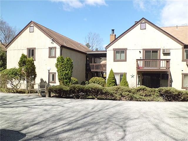 1st image of 2 Heritage Dr Unit E