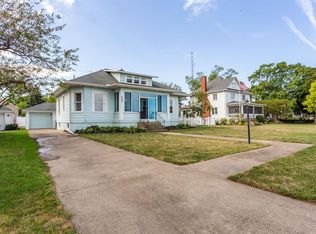 806 E Perry St, Pt Clinton, OH 43452