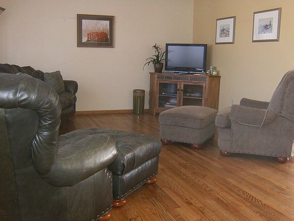 Country Living, Oak Grove