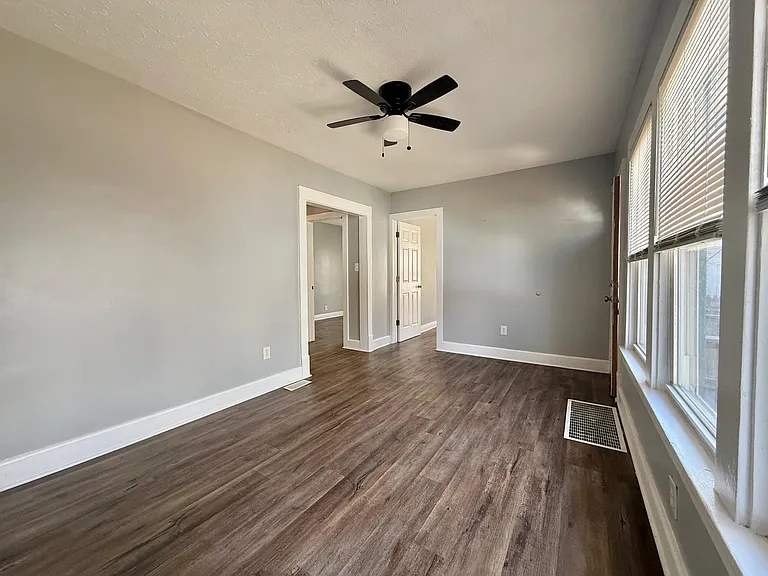 1427 W 54th St #3 — Photo 3