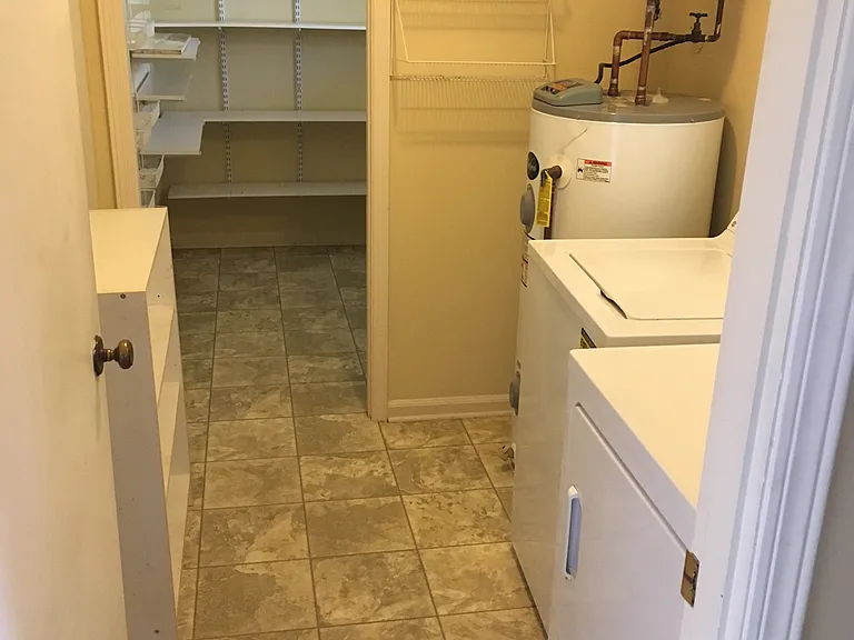 445 Shoshone Dr — Photo 11