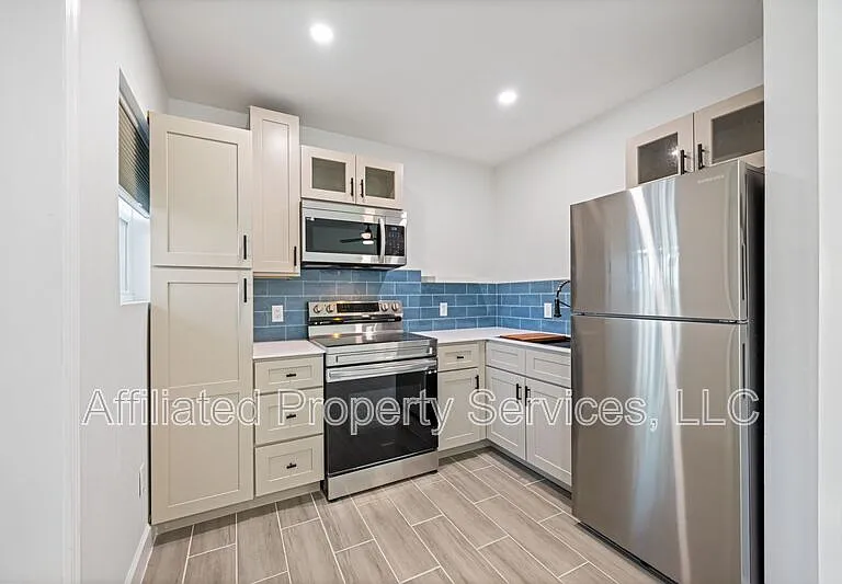 3012 Broadway #104 — Photo 5