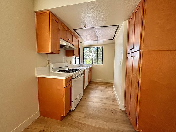 3rd image of 529 W Duarte Rd APT A