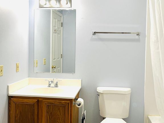 1st Floor Bathroom