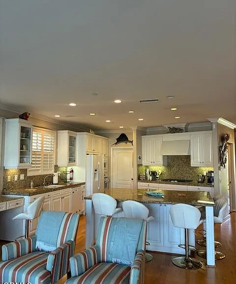 1470 Viewpoint Dr — Photo 3