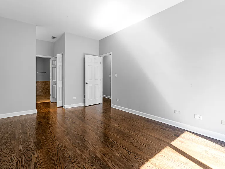 529 N Racine Ave #3 — Photo 14