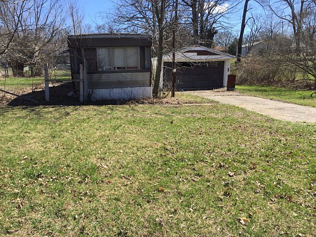 2nd image of 3831 Pershing St