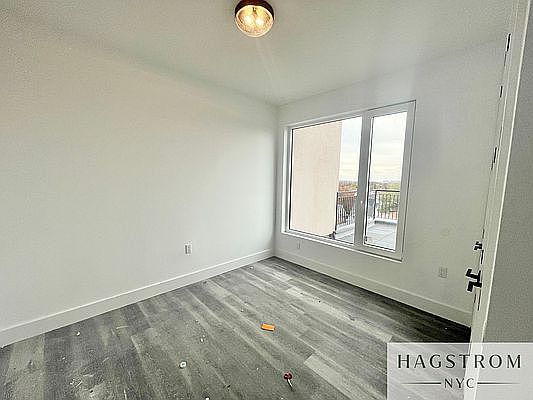 1st image of 3321 Glenwood Rd #8B