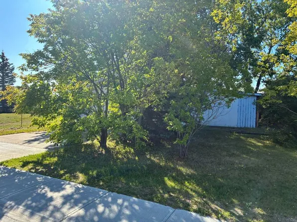 7715 Patterson Dr, Grande Prairie, AB T8V 3Z5