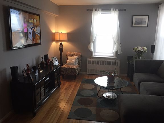 2nd image of 125 Beach 124th St APT 5K