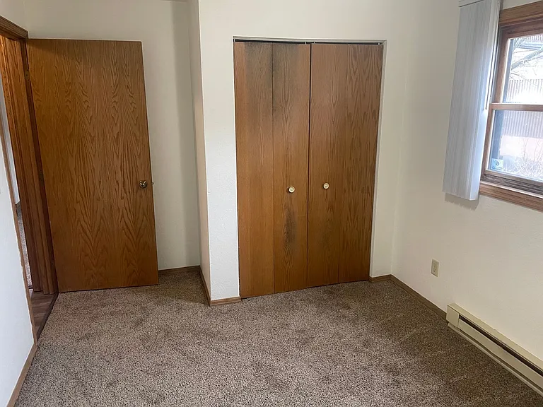 3949 Washington Avenue Apartments — Photo 10