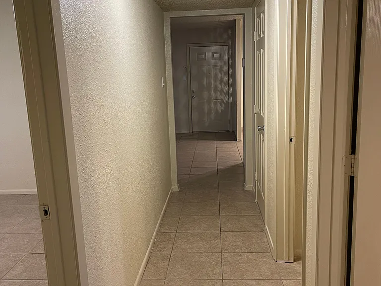 Marbach Manor Apartments — Photo 38