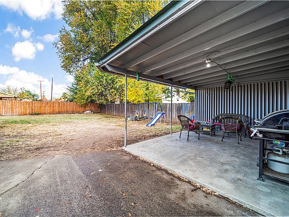 5th image of 848 W Stewart Ave