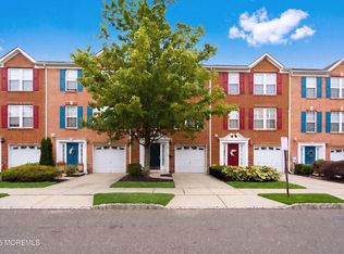 28 Abby Rd, Farmingdale, NJ 07727