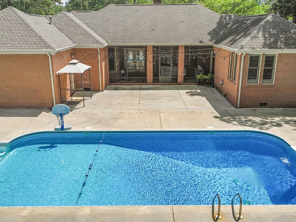 1st image of 106 Blanton Ct