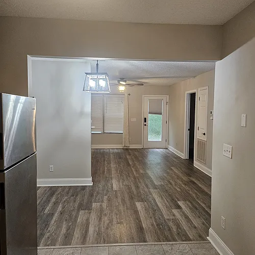 42 Queen Rd Photo 1