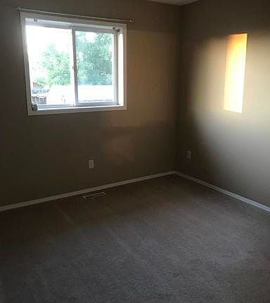 3rd image of 5120 52nd Ave