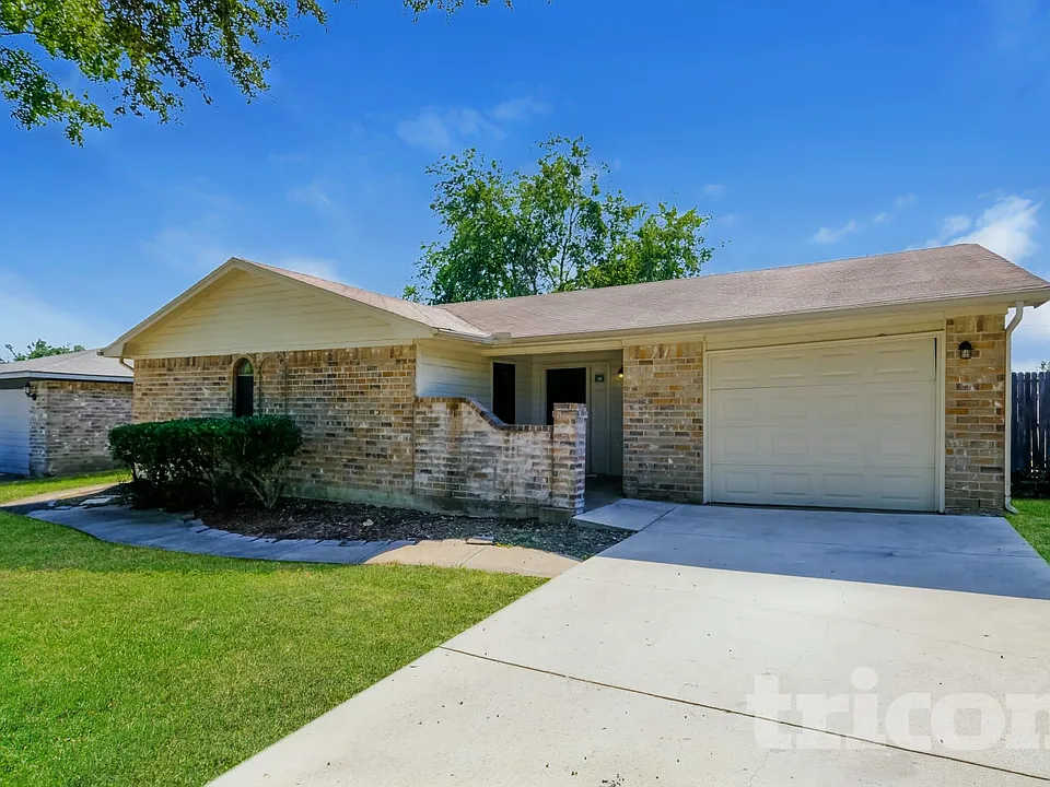 921 Loganwood Dr