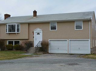 14 Champlin Ter, Middletown, RI 02842