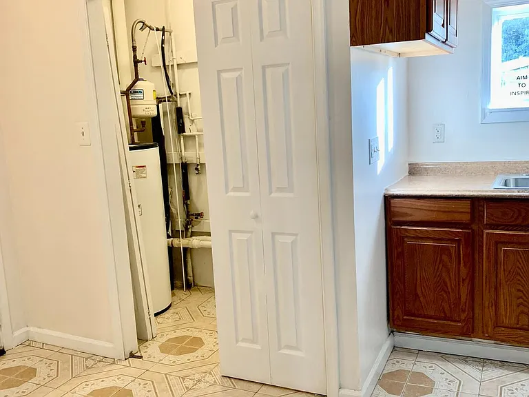 221 Baker St — Photo 17