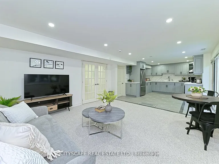 354 Plains Rd W — Photo 12