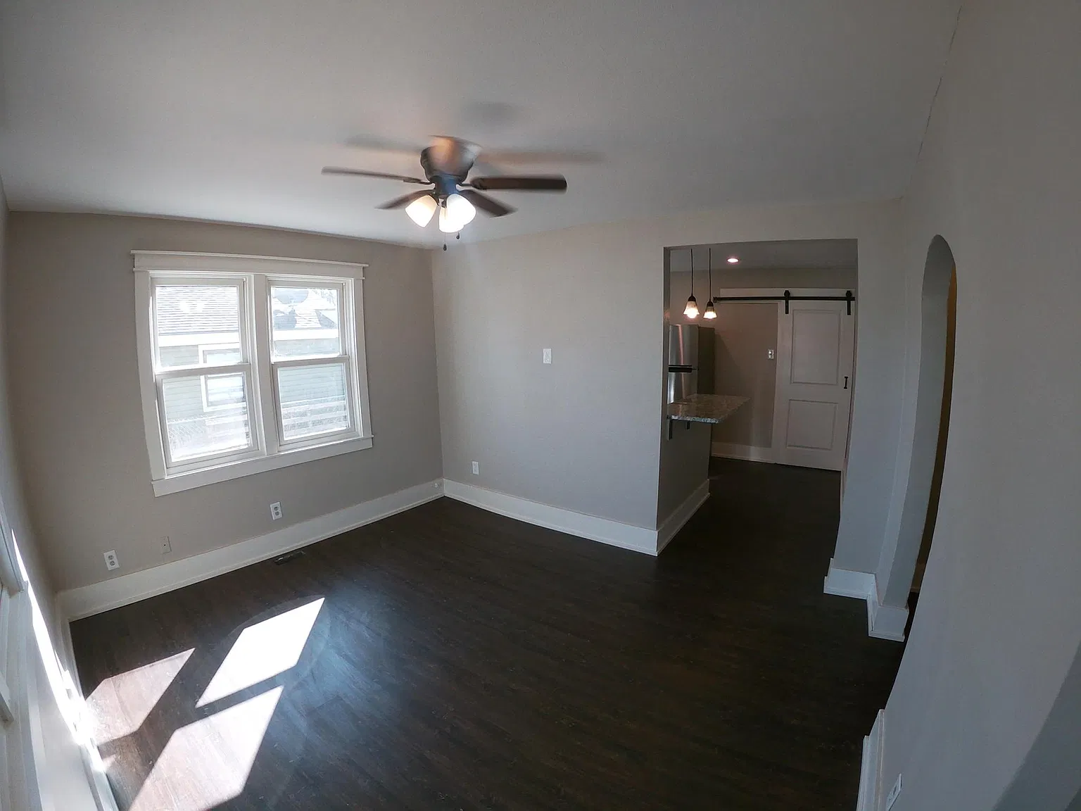 2 bed, 776 sqft, $1,300 — Photo 4