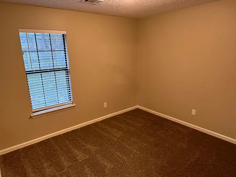 365 Taylors Way — Photo 8