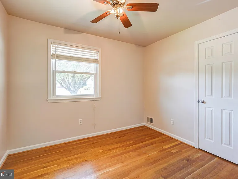 2708 Shanandale Dr — Photo 16