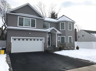 8 Cheshire Ave, Syosset, NY 11791