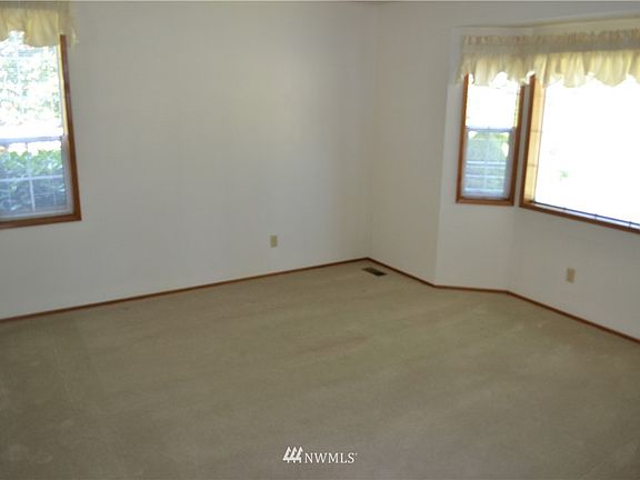 3rd image of 13320 112th Street E