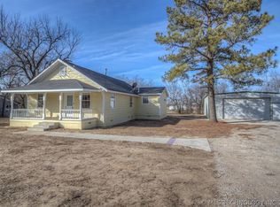 219 E 16th St, Mounds, OK 74047