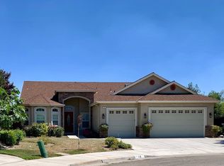 12 W Menlo Ave, Clovis, CA 93612