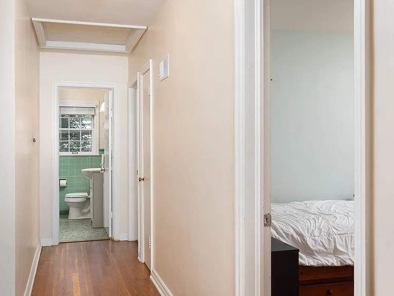 901 N Pine St — Photo 17