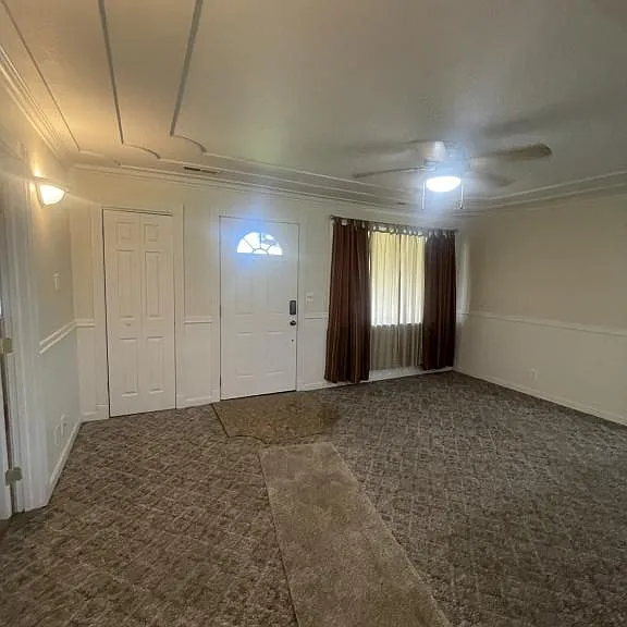 2145 Lombard St — Photo 12