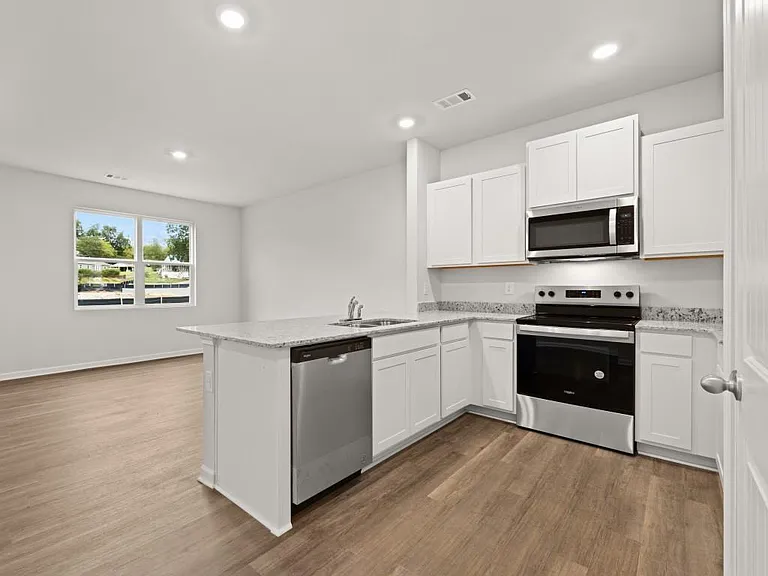 5976 Skylar Dr — Photo 13