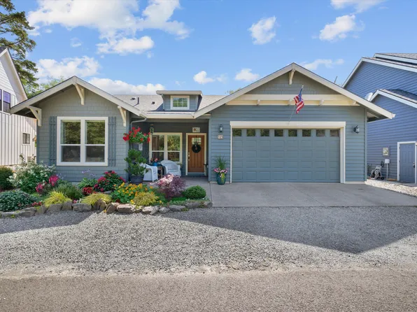 325 N Juniper St, Rockaway Beach, OR 97136