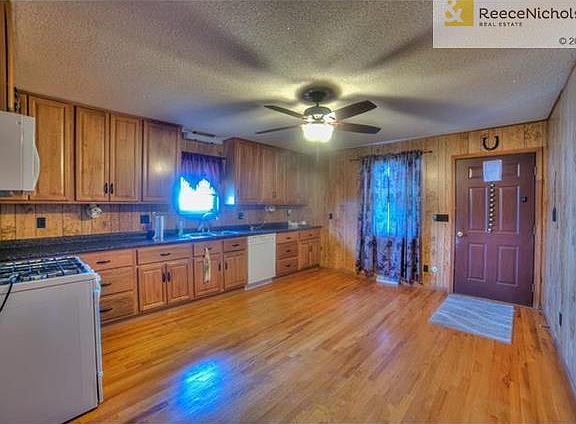 3rd image of 901 S 55th St